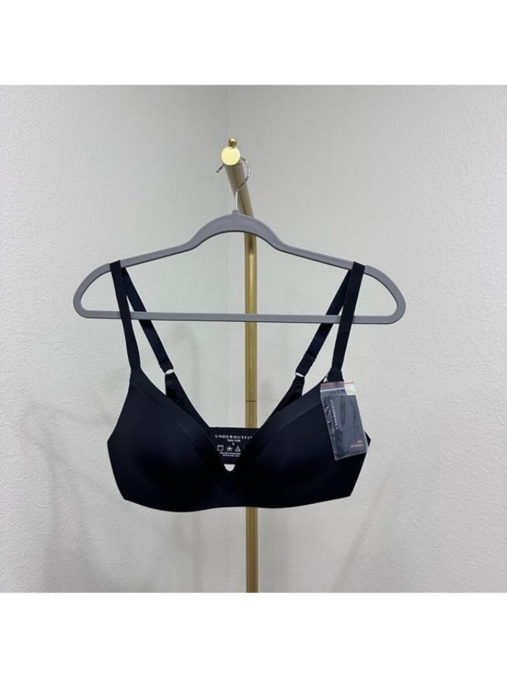 Underoutfit Satin Grace Bra 1258 Wireless T Shirt Seamless Womens size Large NEW